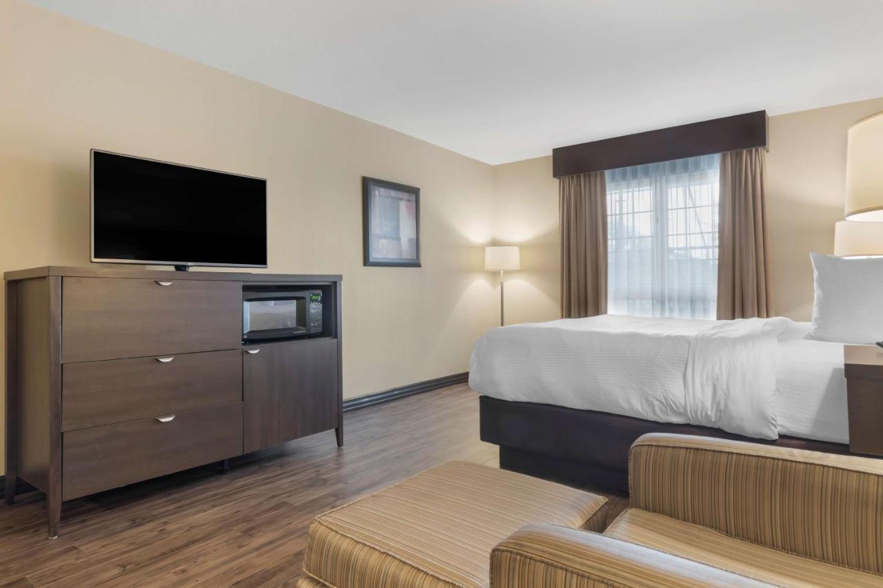 Best Western Plus Saint John Hotel & Suites Exterior photo