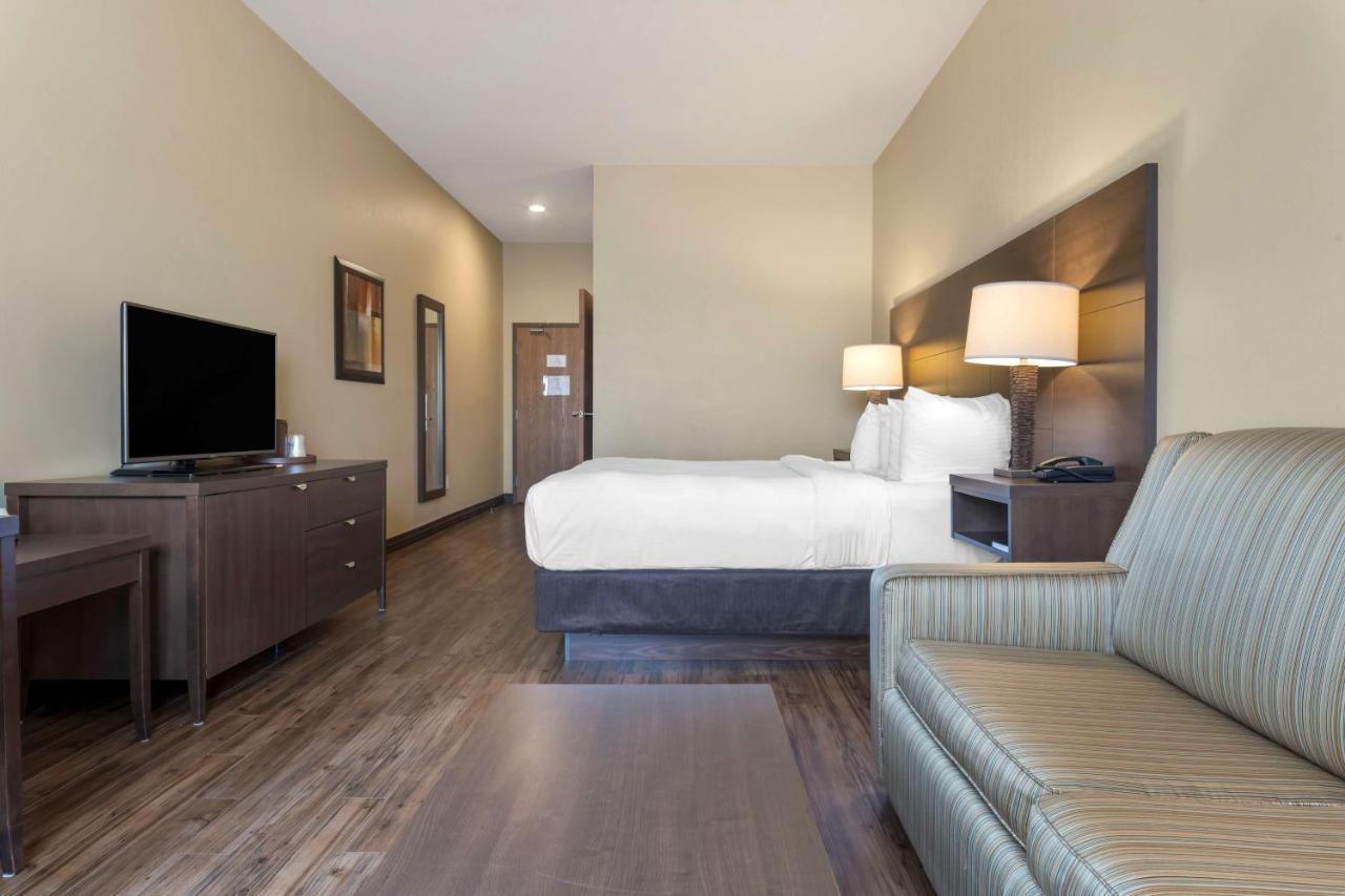 Best Western Plus Saint John Hotel & Suites Exterior photo