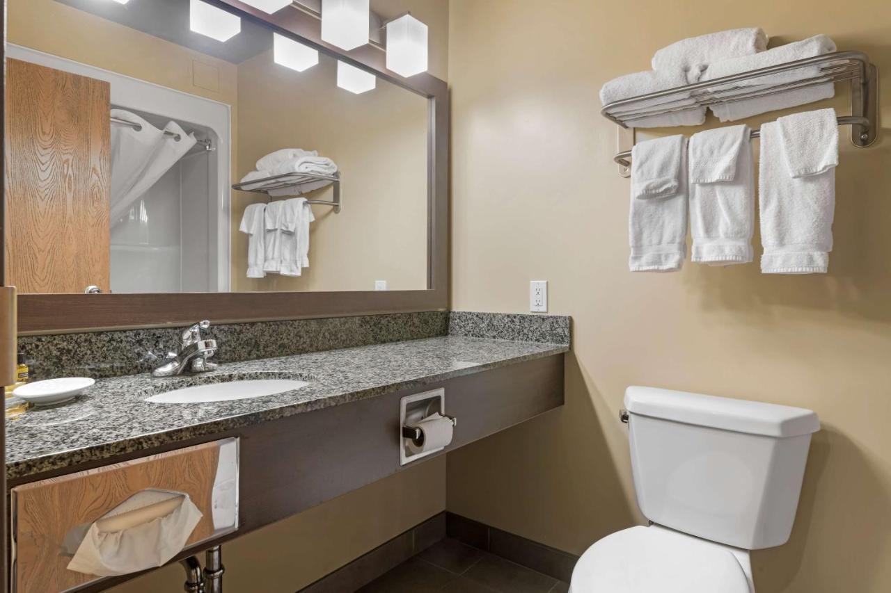 Best Western Plus Saint John Hotel & Suites Exterior photo