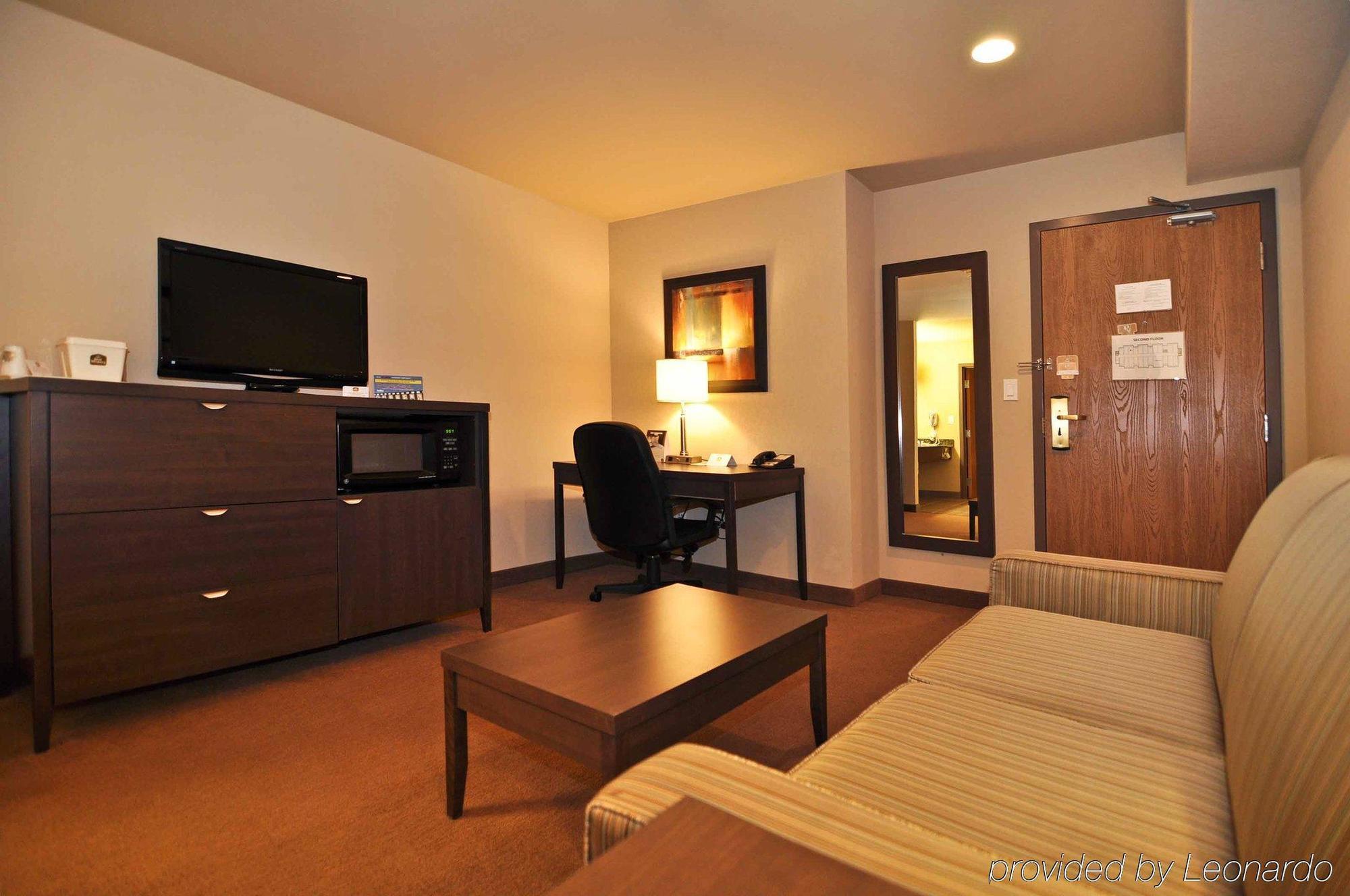Best Western Plus Saint John Hotel & Suites Room photo