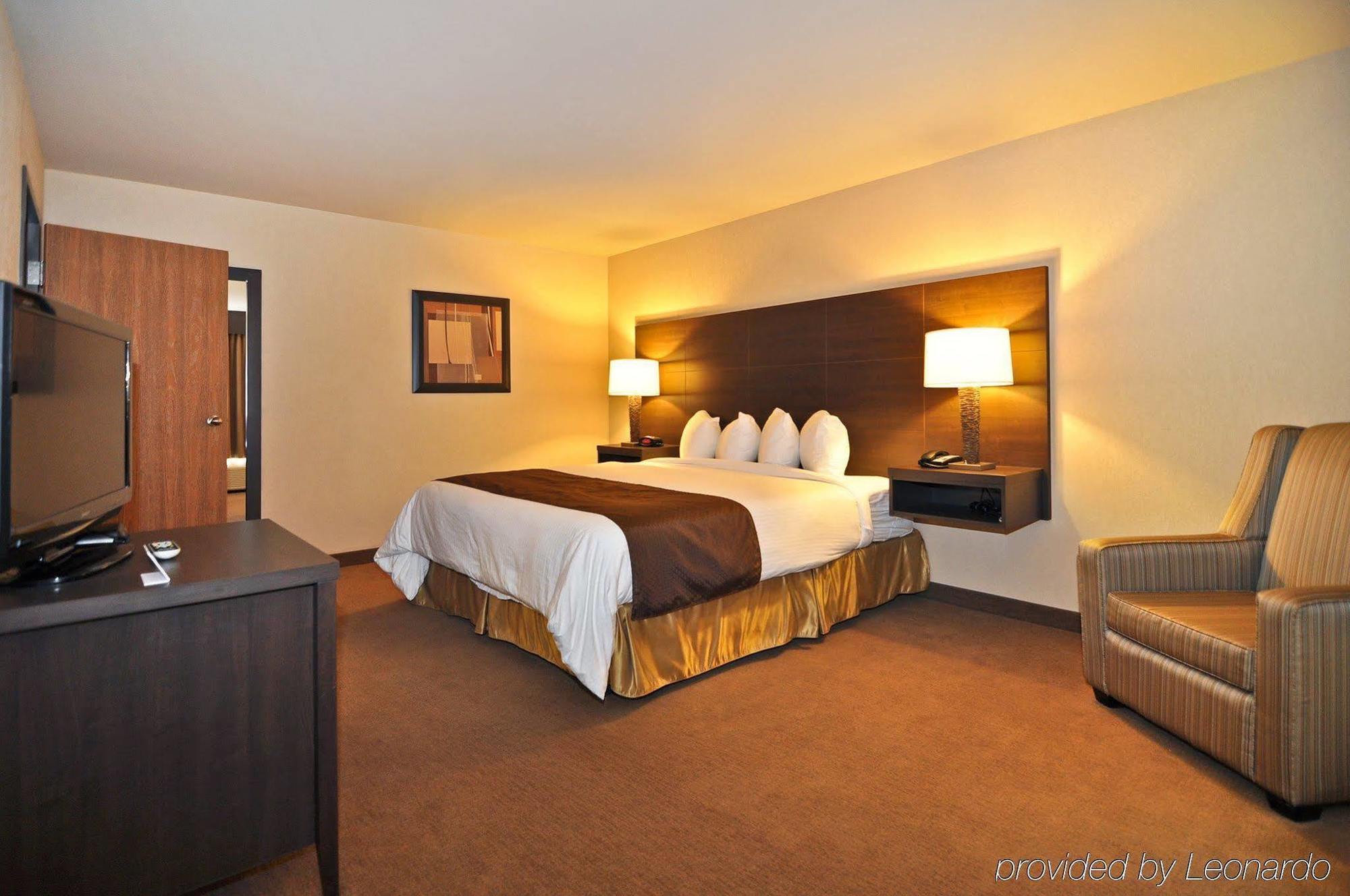 Best Western Plus Saint John Hotel & Suites Room photo