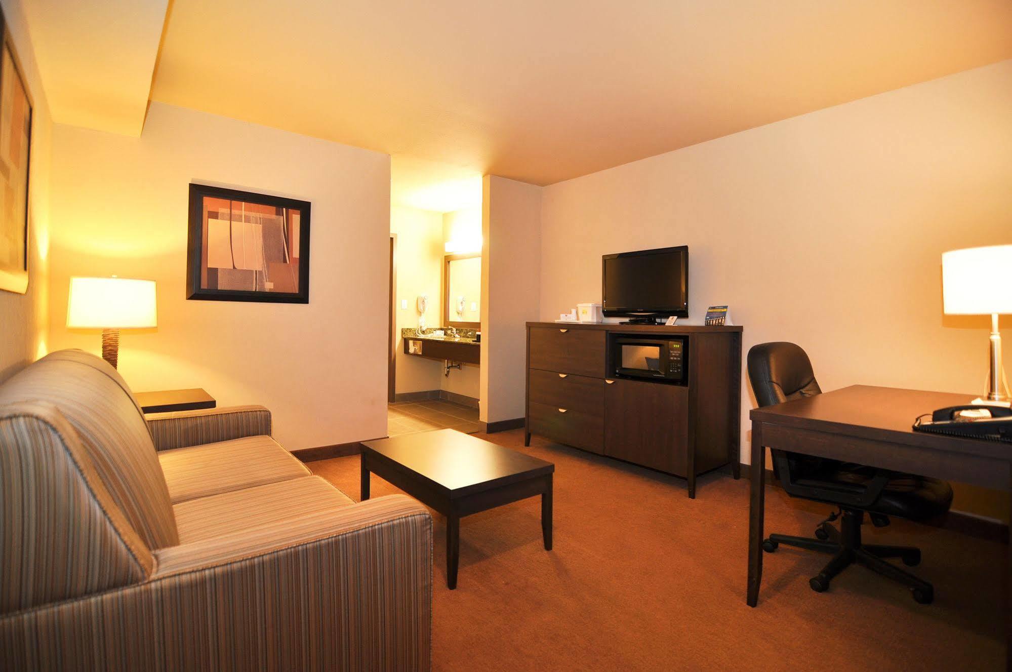 Best Western Plus Saint John Hotel & Suites Exterior photo